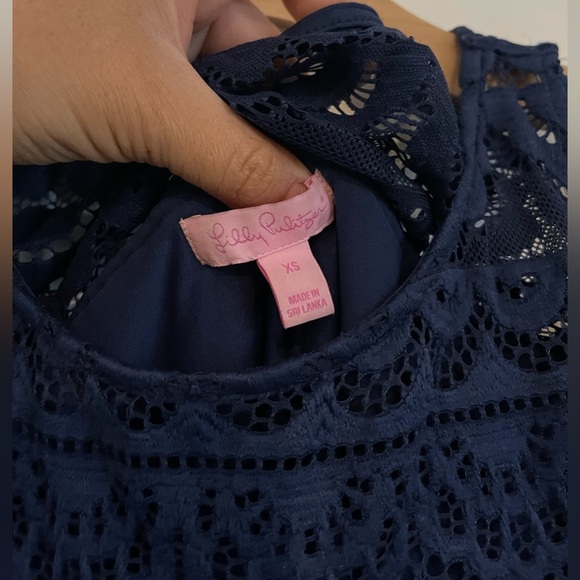 Lilly Pulitzer navy lace cold shoulder blouse XS - Picture 2 of 4